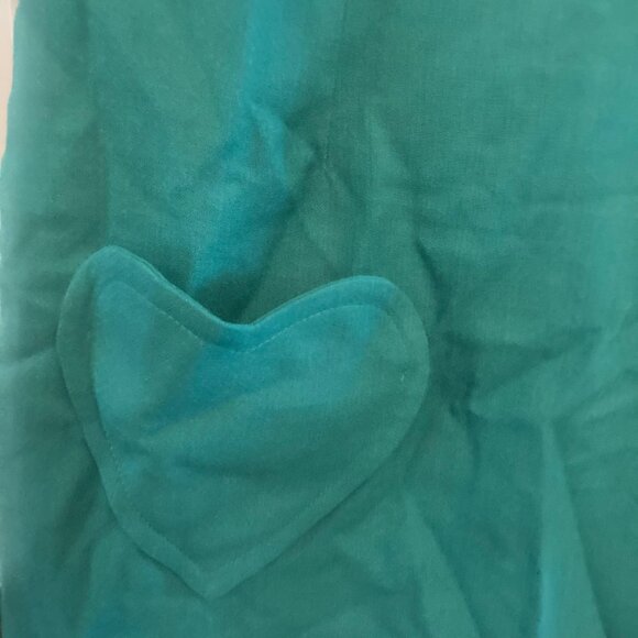 Green dress with heart pockets - Picture 2 of 5